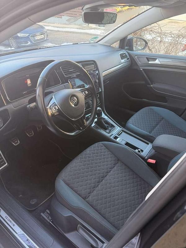 Gebraucht VW Golf VII IQ Drive 116 PS (85 kW) 2019 Schwarz Kleinwagen