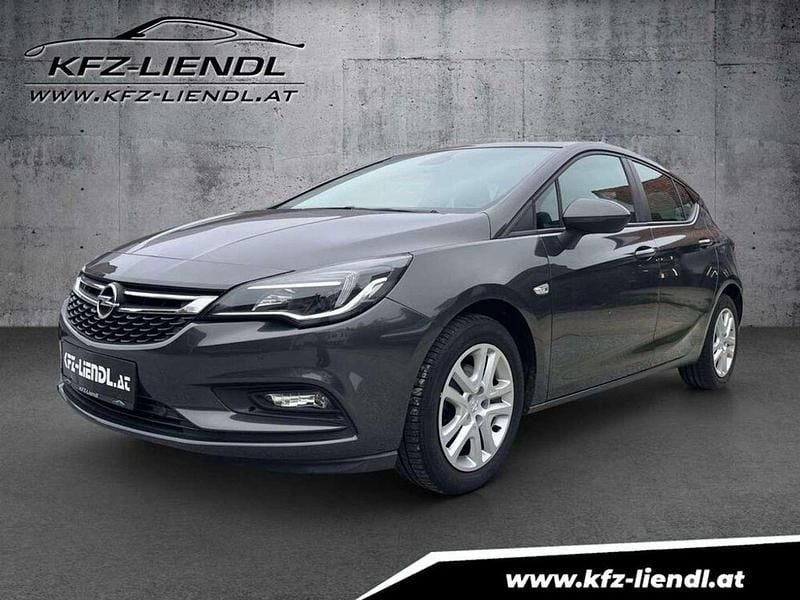 Gebraucht Opel Astra Edition 105 PS (77 kW) 2016 Silber Limousine
