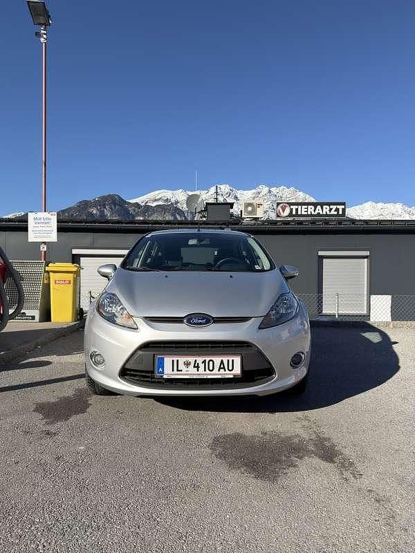 Gebraucht Ford Fiesta Trend 60 PS (44 kW) 2013 Grau Kleinwagen
