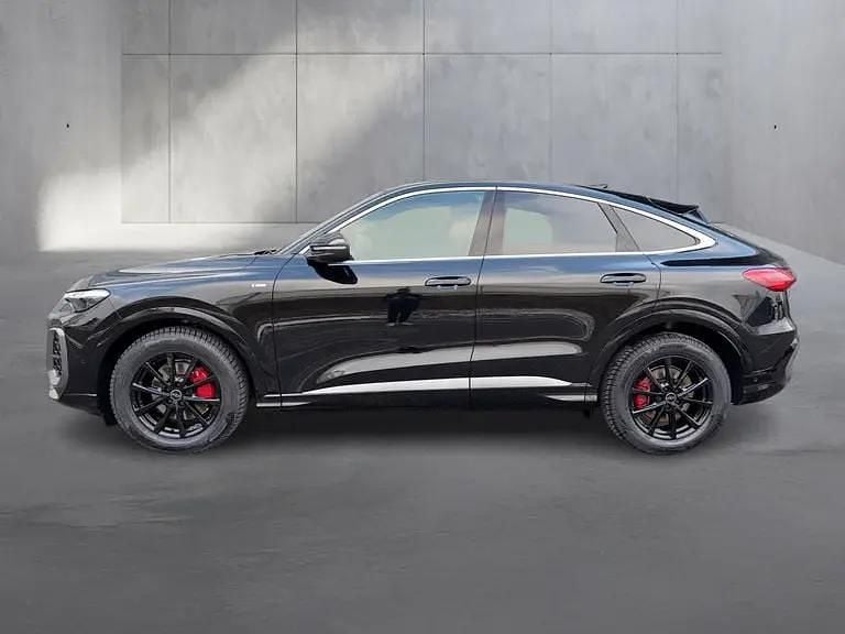 Neu Audi Q5 Sportback Ambiente 204 PS (150 kW) 2026 Schwarz  metallicperleffektno SUV