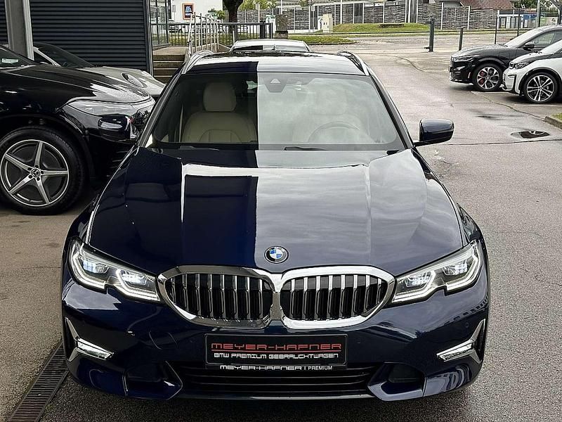 Gebraucht BMW 330 Luxury Line 184 PS (135 kW) 2020 Tansanitblau Kombi