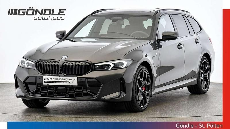 Gebraucht BMW 330e 184 PS (135 kW) 2025 Grau Kombi