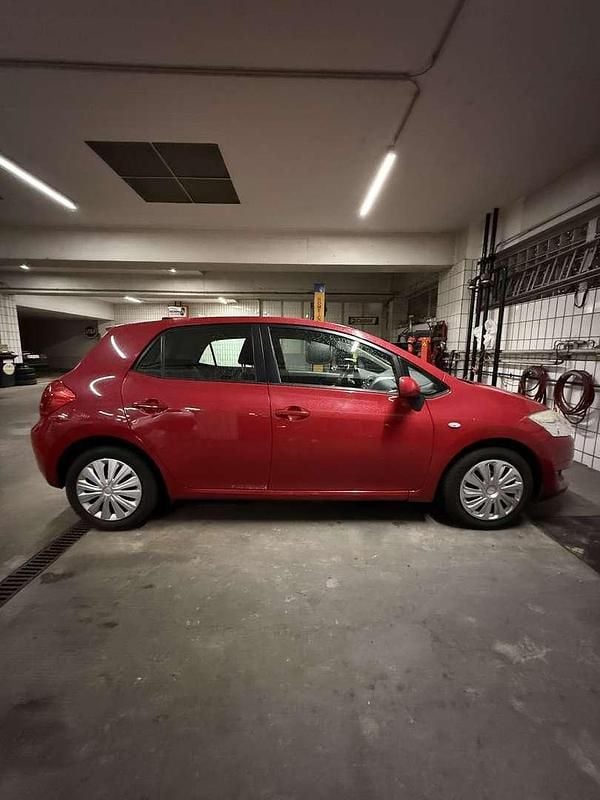 Gebraucht Toyota Auris 101 PS (74 kW) 2009 Kleinwagen