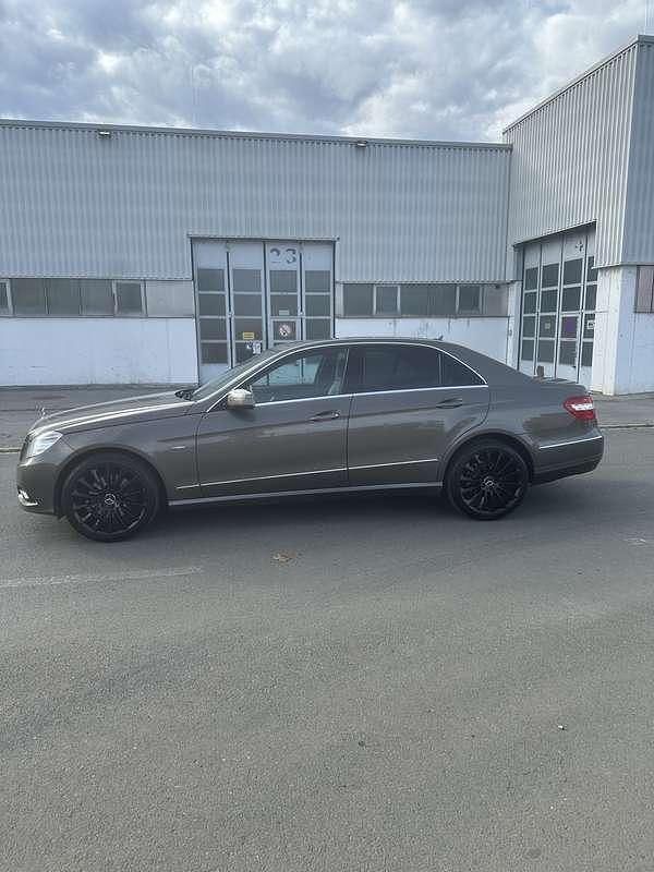 Gebraucht Mercedes E350 Avantgarde 231 PS (169 kW) 2009 Limousine