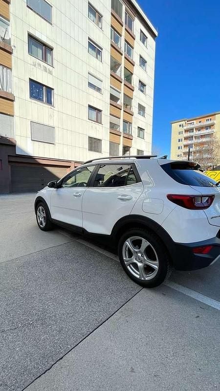 Gebraucht Kia Stonic Gold 99 PS (72 kW) 2018 Weiß SUV