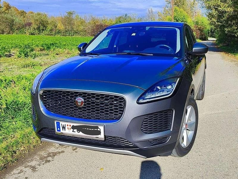 Grau Gebraucht 2019 Jaguar E-Pace S SUV | € 24.500 (Fairer Preis) - Bild 1/4