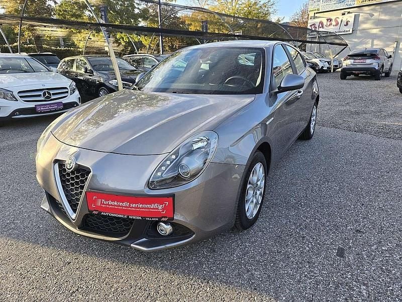 Grau Gebraucht 2017 Alfa Romeo Giulietta Super Kleinwagen | € 13.990 (Fairer Preis) - Bild 1/4