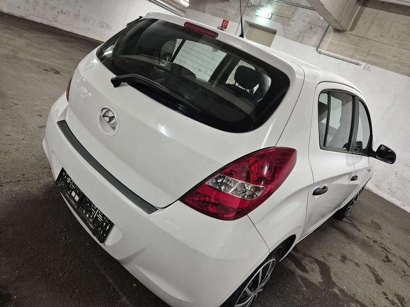 Gebraucht Hyundai i20 Life 77 PS (56 kW) 2012 Kleinwagen