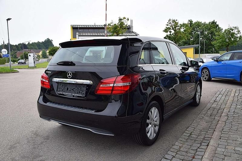 Gebraucht Mercedes B180 Style 109 PS (80 kW) 2017 Schwarz Van / Kleinbus