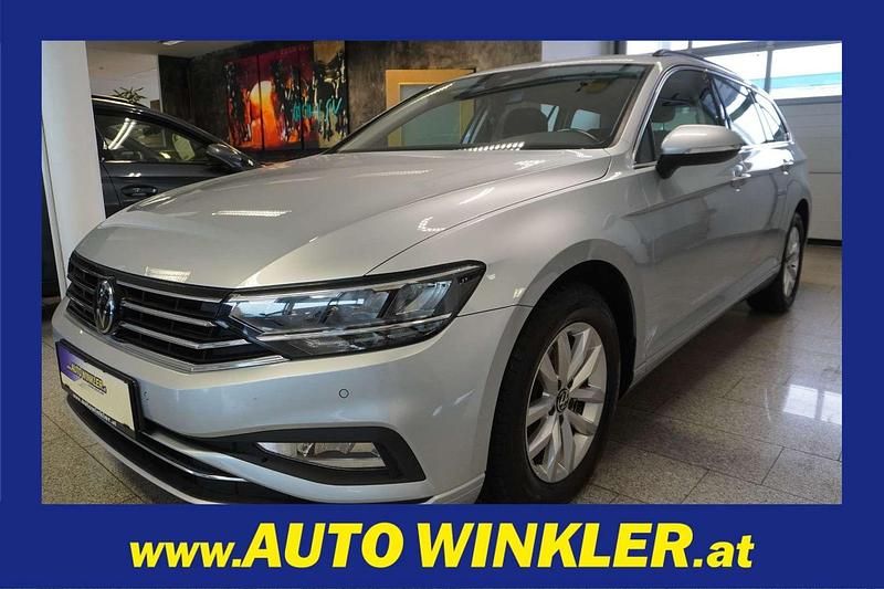 Silber Gebraucht 2023 VW Passat Sportline Kombi | € 20.470 (Fairer Preis) - Bild 1/4
