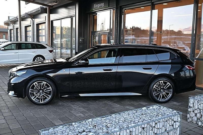 Gebraucht BMW 520 Comfort Edition 197 PS (144 kW) 2024 Schwarz Kombi