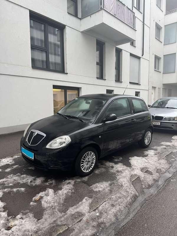 Gebraucht Lancia Ypsilon 60 PS (44 kW) 2011 Kleinwagen