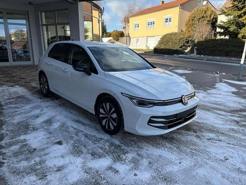 Gebraucht VW Golf VIII Life 116 PS (85 kW) 2025 Weiß Limousine
