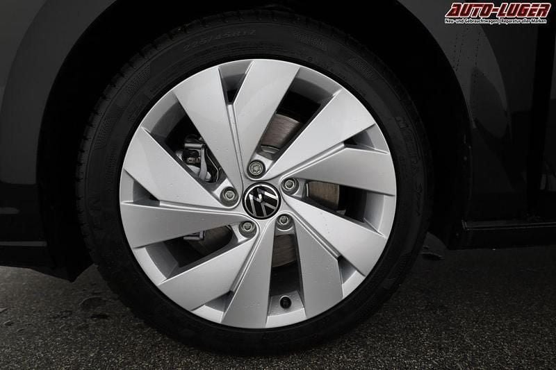 Neu VW Golf VIII Edition 204 PS (150 kW) 2025 Grenadillschwarz metallic Limousine