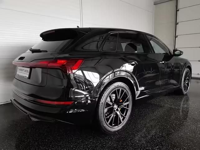 Gebraucht Audi e-tron Black Edition 230 kW (313 PS) 2023 Schwarz SUV