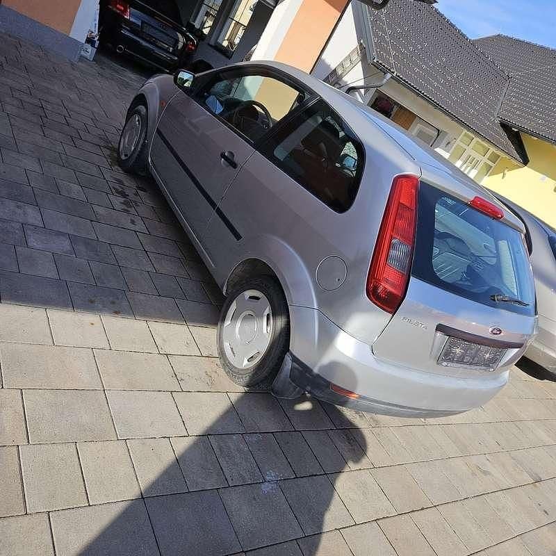 Gebraucht Ford Fiesta 69 PS (50 kW) 2004 Kleinwagen