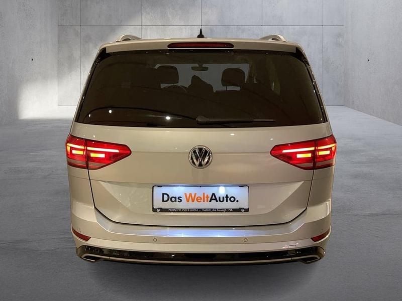 Gebraucht VW Touran Highline 116 PS (85 kW) 2018 Silber  metallic Van / Kleinbus