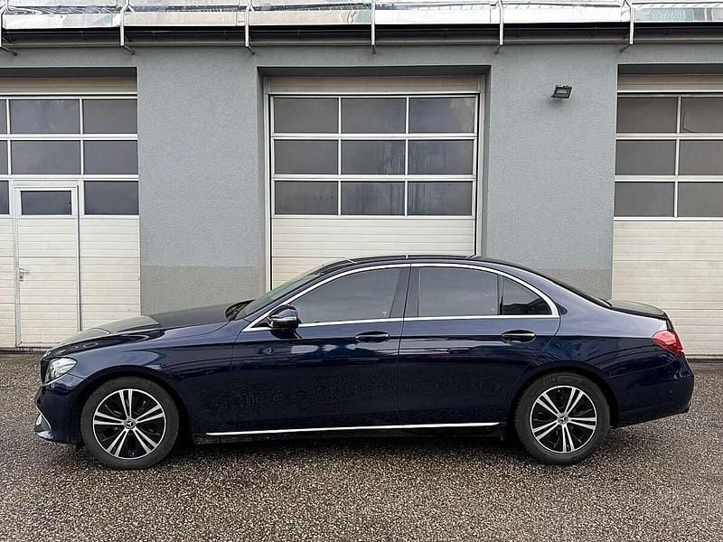 Gebraucht Mercedes E200 Business 150 PS (110 kW) 2019 Blau Limousine