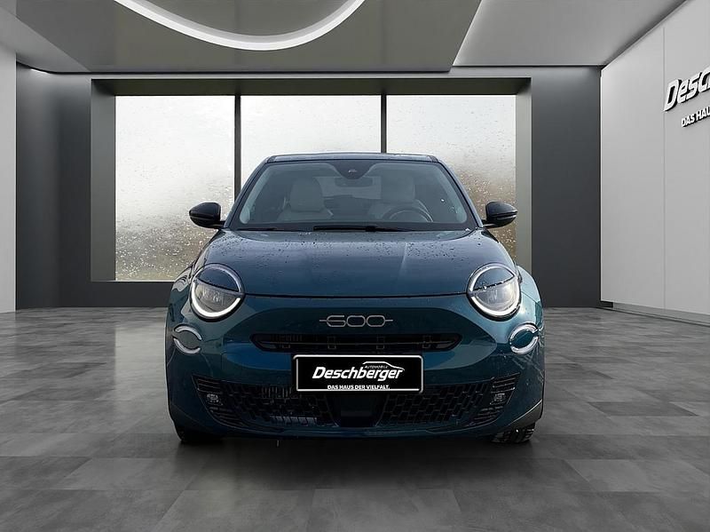 Neu Fiat 600 La Prima 101 PS (74 kW) 2025 Grün SUV