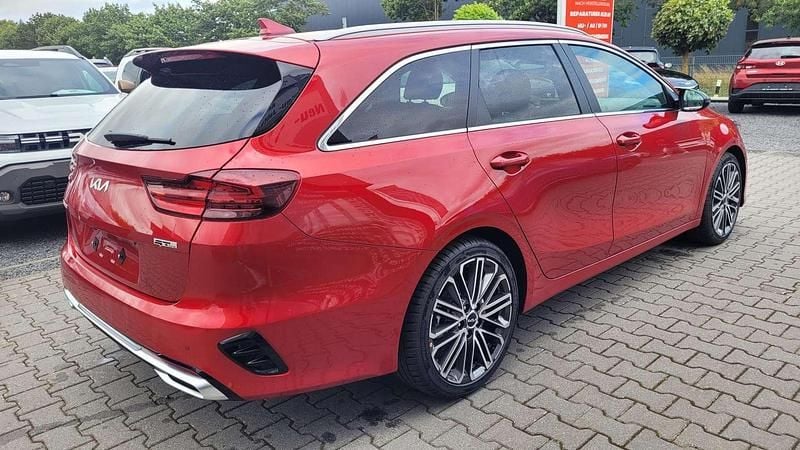 Neu Kia Ceed Sportswagon GT-Line 140 PS (102 kW) 2025 Grau Kombi