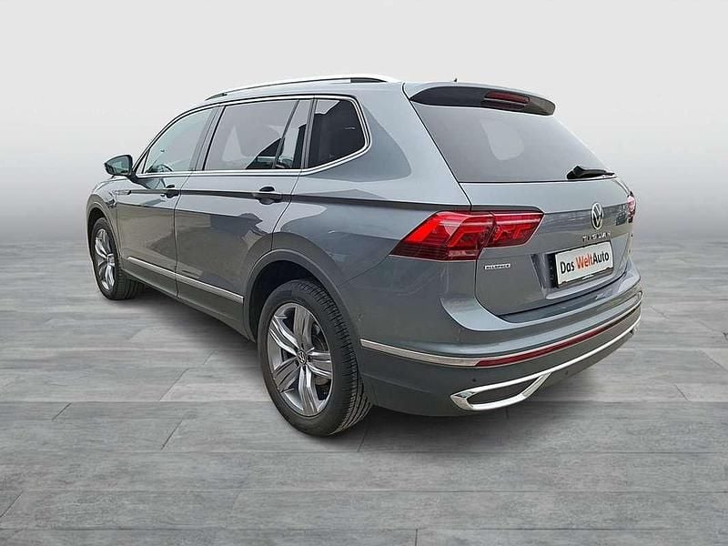 Gebraucht VW Tiguan Allspace R-line 150 PS (110 kW) 2022 Grau SUV