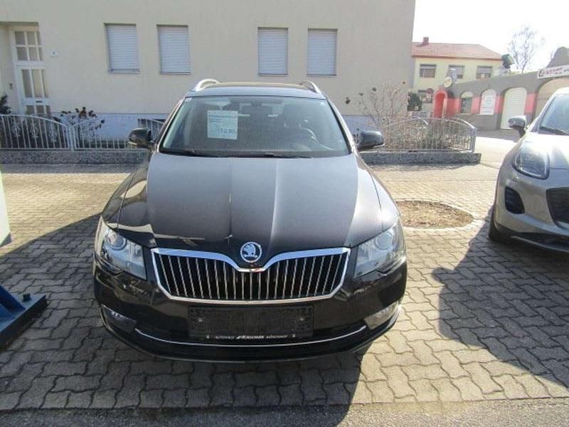 Gebraucht Skoda Superb 170 PS (125 kW) 2013 Schwarz Kombi