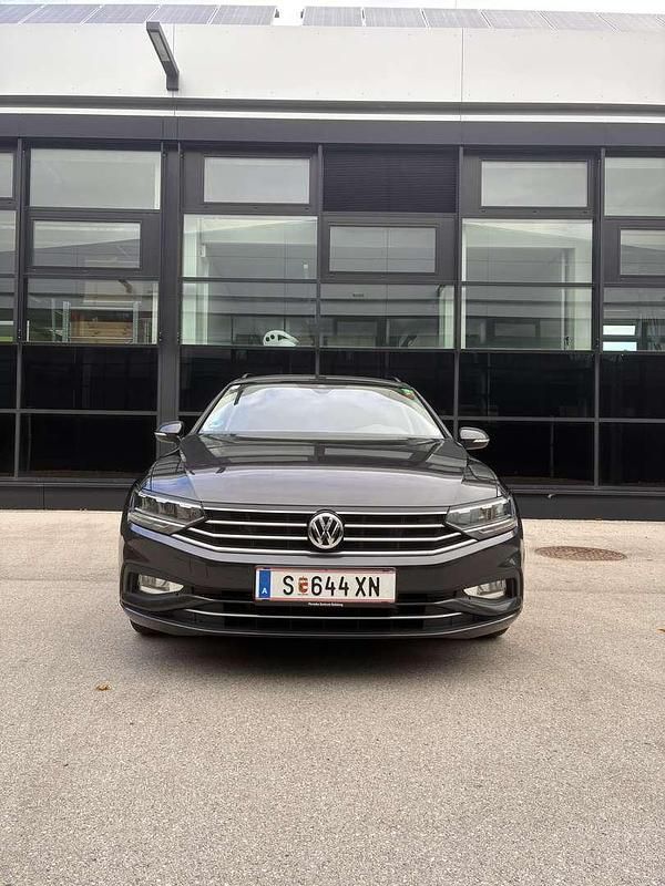 Gebraucht VW Passat Trendline 150 PS (110 kW) 2019 Limousine