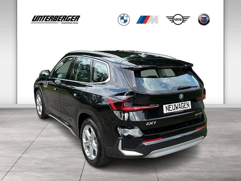 Neu BMW iX1 xLine 225 kW (306 PS) 2025 Schwarz SUV