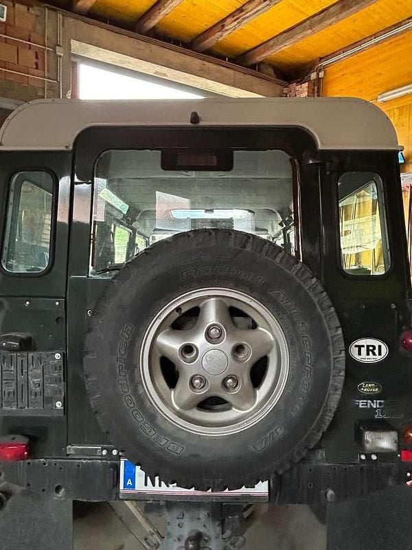 Gebraucht Land Rover Defender 122 PS (89 kW) 2000 Grün SUV