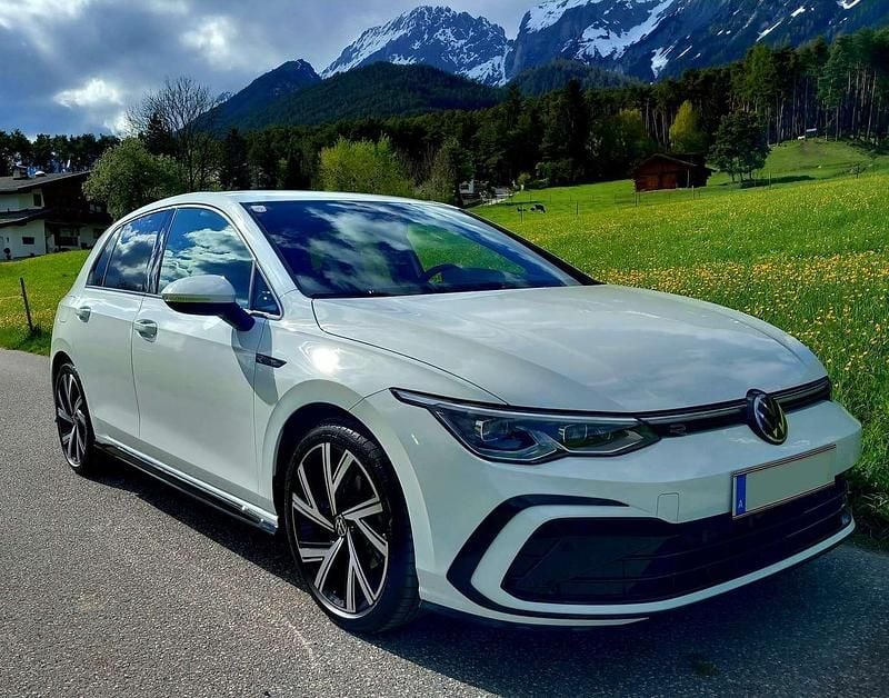 Gebraucht VW Golf VIII R-line 131 PS (96 kW) 2023 Limousine