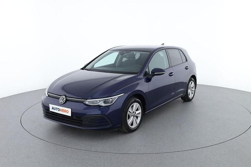 Blau Gebraucht 2022 VW Golf VIII Life Limousine | € 17.190 (Fairer Preis) - Bild 1/3