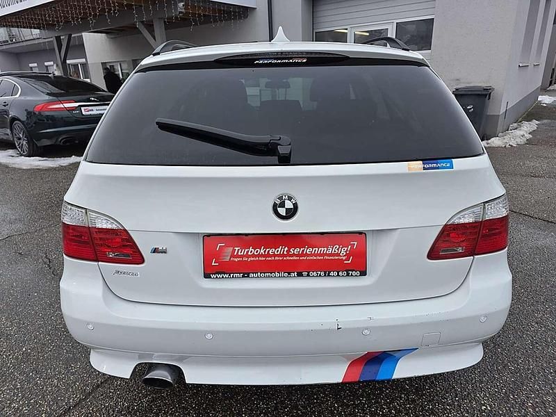 Gebraucht BMW 520 Sport Line 177 PS (130 kW) 2009 Weiß Kombi