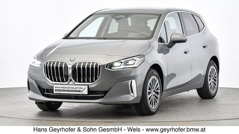 Skyscraper grau metallic Gebraucht 2024 BMW 218 Active Tourer Luxury Line Van / Kleinbus | € 35.480 (Fairer Preis) - Bild 1/1