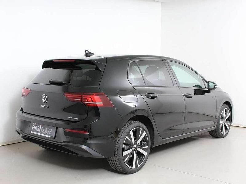 Gebraucht VW Golf VIII 150 PS (110 kW) 2025 Schwarz Limousine