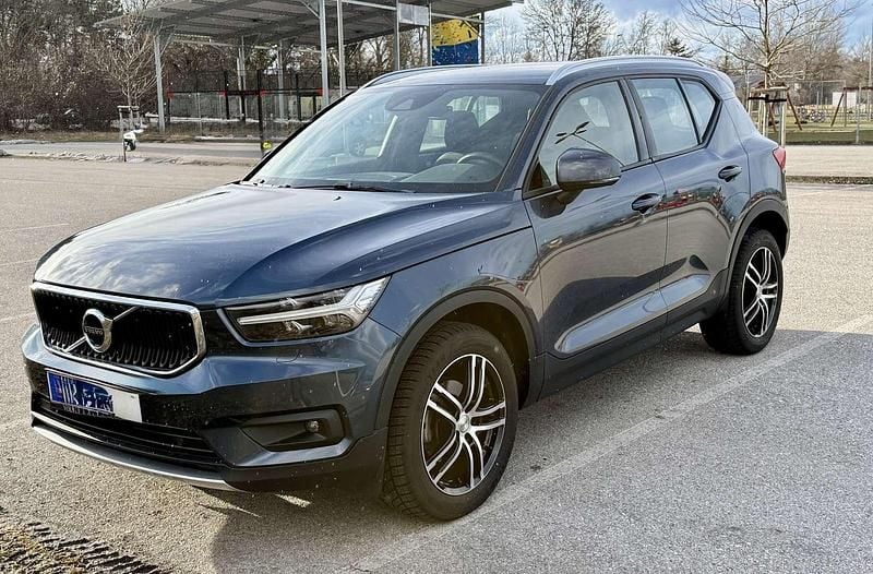 Gebraucht Volvo XC40 Momentum 129 PS (94 kW) 2021 Blau SUV