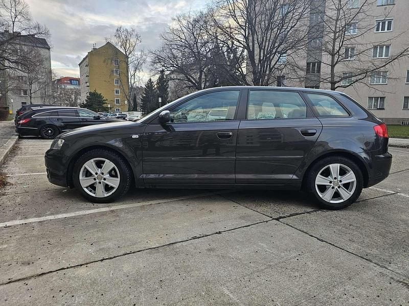Gebraucht Audi A3 Ambiente 160 PS (117 kW) 2007 Grau Kleinwagen