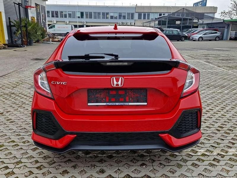 Gebraucht Honda Civic 129 PS (94 kW) 2018 Rot Limousine