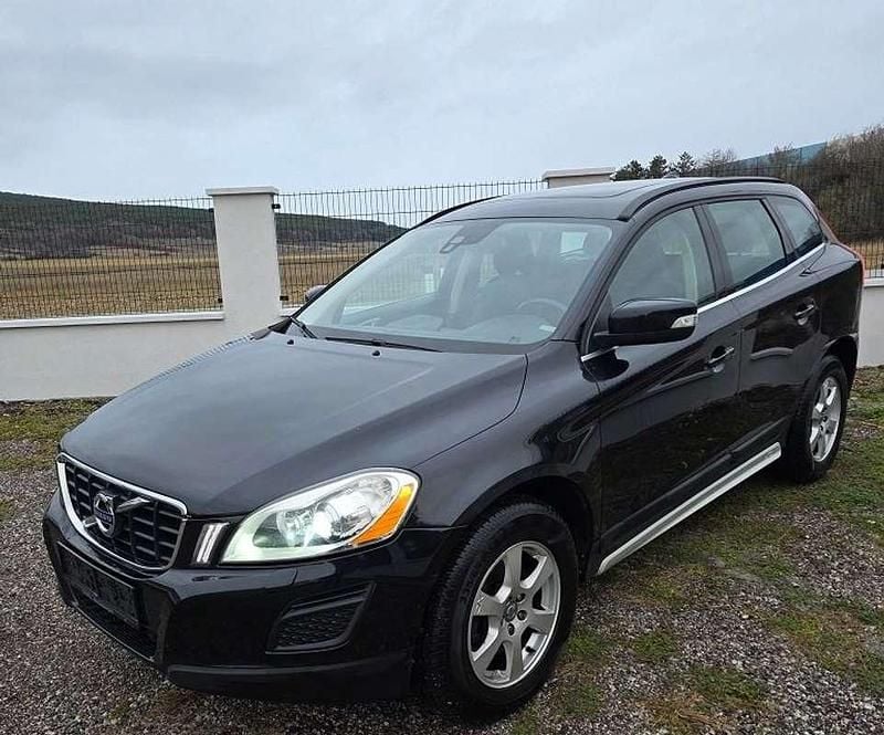 Schwarz Gebraucht 2010 Volvo XC60 Momentum SUV | € 7.950 (Fairer Preis) - Bild 1/4