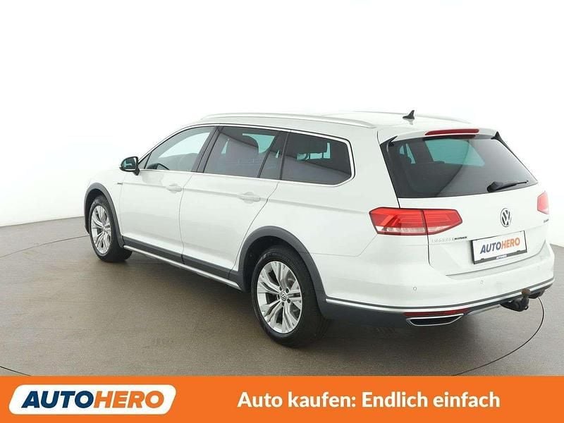 Gebraucht VW Passat Alltrack 190 PS (139 kW) 2018 Weiß Kombi