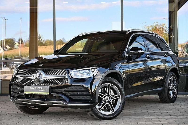Schwarz Gebraucht 2021 Mercedes GLC300e AMG SUV | € 38.490 (Guter Preis) - Bild 1/4