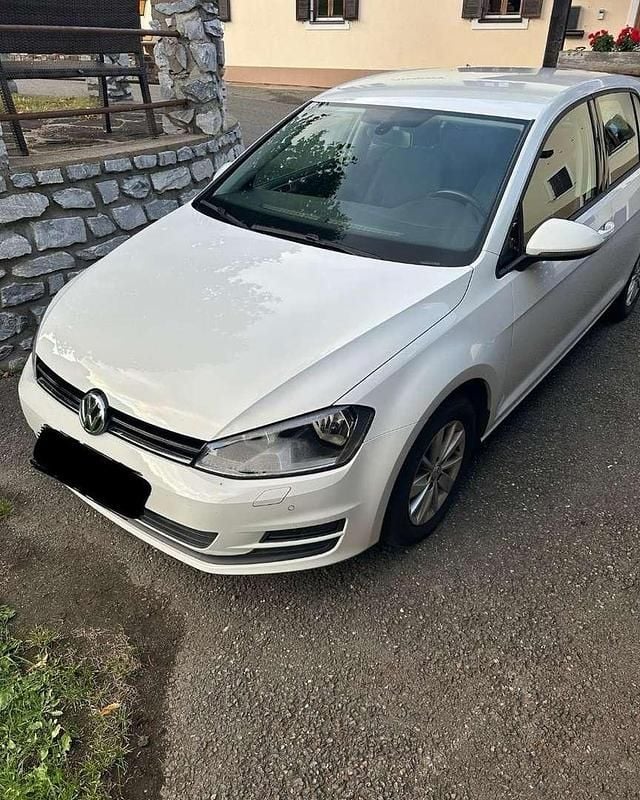 Gebraucht VW Golf VII 90 PS (66 kW) 2015 Weiß Limousine