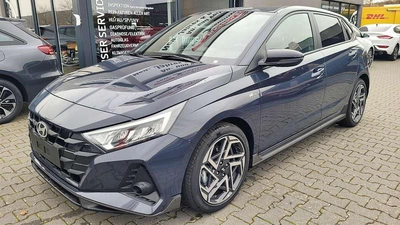 Grau Neu 2025 Hyundai i20 N Line Kleinwagen | € 25.778 (Etwas zu teuer) - Bild 1/4