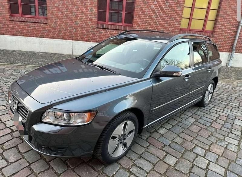 Gebraucht 2010 Volvo V50 Kombi | € 1.800 - Bild 1/4
