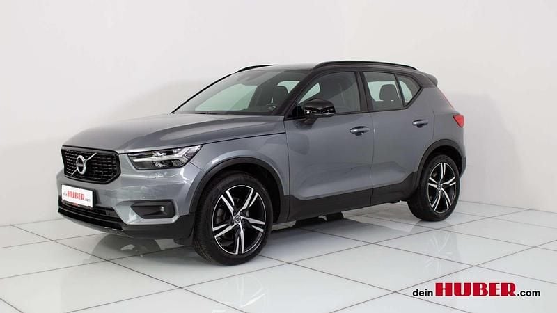 Grau Gebraucht 2019 Volvo XC40 Momentum SUV | € 28.990 (Fairer Preis) - Bild 1/4