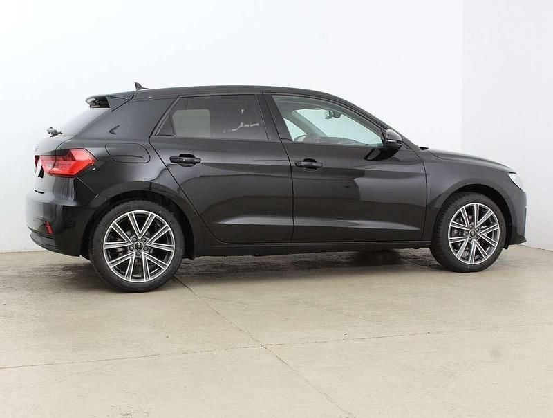 Neu Audi A1 116 PS (85 kW) 2025 Schwarz Limousine