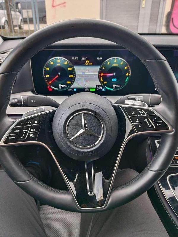 Gebraucht Mercedes E300 194 PS (142 kW) 2022 Limousine