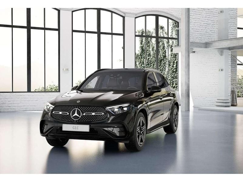 Gebraucht Mercedes GLC300e AMG 333 PS (244 kW) 2025 Schwarz SUV