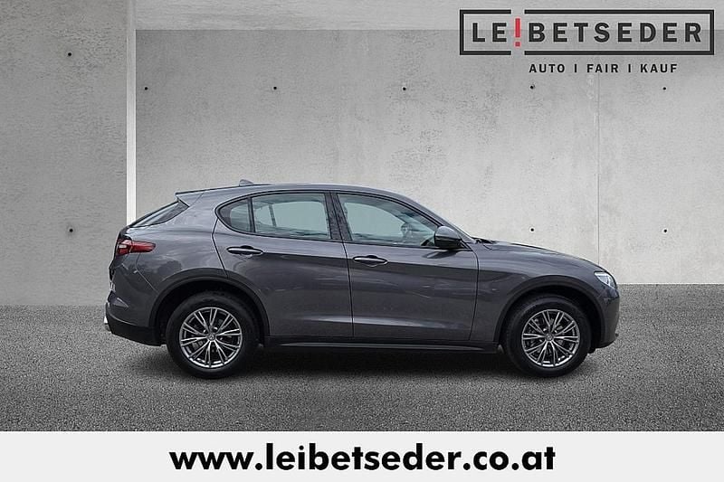 Gebraucht Alfa Romeo Stelvio Super 209 PS (153 kW) 2017 Grau SUV