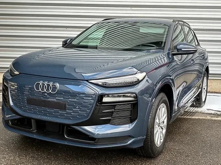Gebraucht Audi Q6 e-tron Business 284 kW (387 PS) 2024 Dunkelblau  metallic SUV