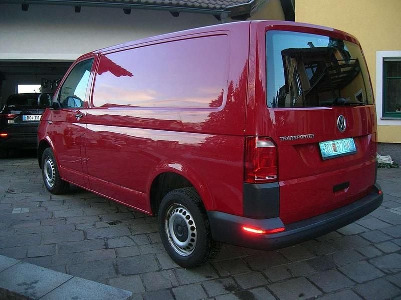 Gebraucht VW T6 88 PS (64 kW) 2018 Rot Van